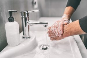 Doenças bucais podem ser prevenidas com bons hábitos de higiene e alimentação