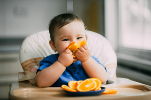 Frutas para bebês: como iniciar na introdução alimentar?